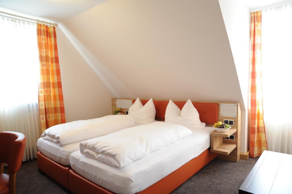 Landgasthof Zum Schwarzen Adler Markt Nordheim Zewnętrze zdjęcie